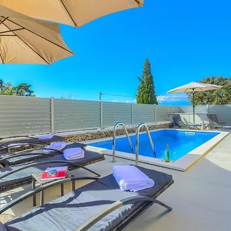 Izabela With Private Pool And Beautiful View